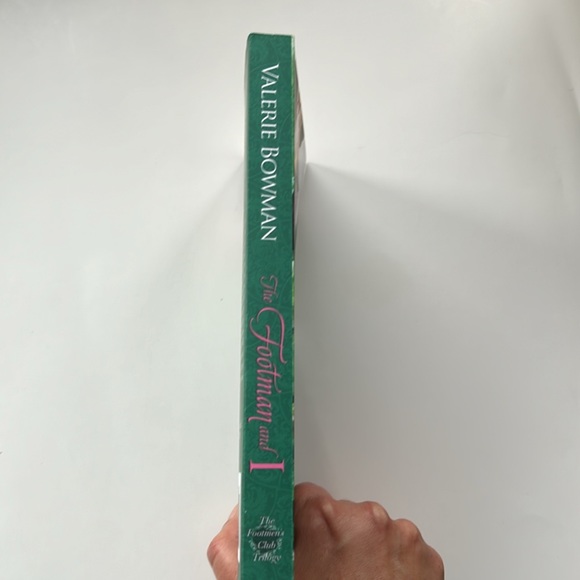 🌼4 for $25 🌼 The Footman and I by Valerie Bowman Book - Picture 3 of 4